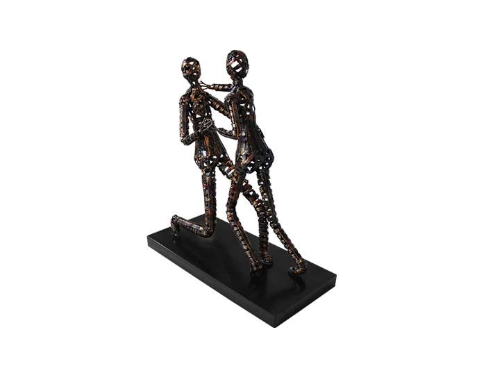 FIGURA DECORATIVA PAREJA BAILANDO DE HIERRO COLOR BRONCE