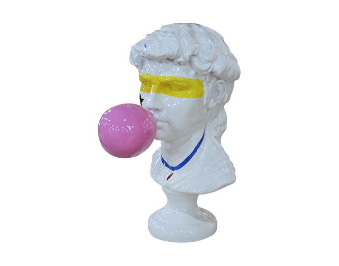 ESCULTURA DECORATIVA DAVID CHICLE (21×28×40cm)