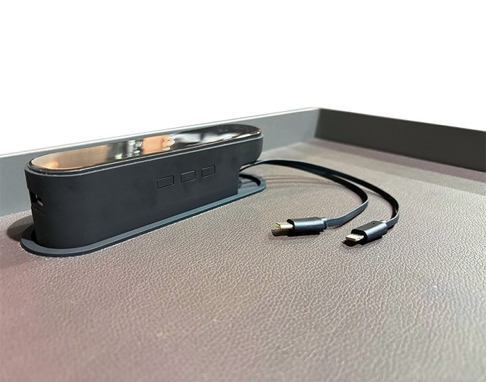 BURÓ METAL Y CUERO MARRÓN CON PUERTO USB Y APERTURA CON HUELLA DIGITAL