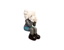 ESCULTURA DECORATIVA MUÑECA SENTADA BLANCO CON CAFE (70x38x44 cm)