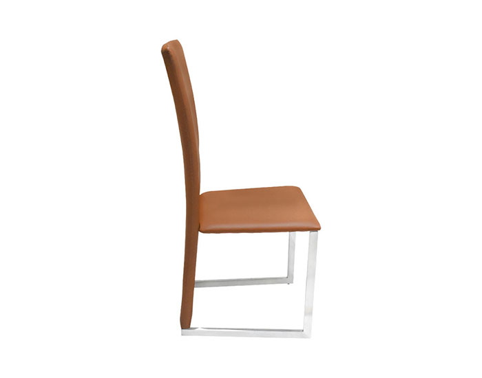 SILLA MORGAN COLOR CAFÉ PIEL DE BÚFALO CON BASE METAL CEPILLADO (105×46×57cm)