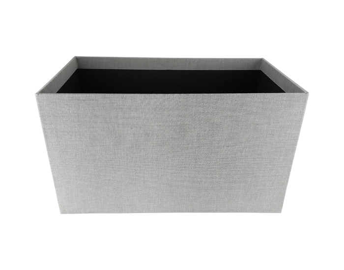 CAJA ORGANIZADORA HIGH CUBIERTA CON TELA GRÍS LINO Y CON LENGÜETA DE CUERO (25.5×46.5×25cm)