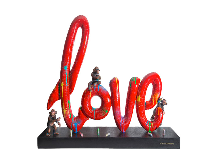 ESCULTURA DECORATIVA LOVE MONKEY BUSINESS (60×80×17cm)