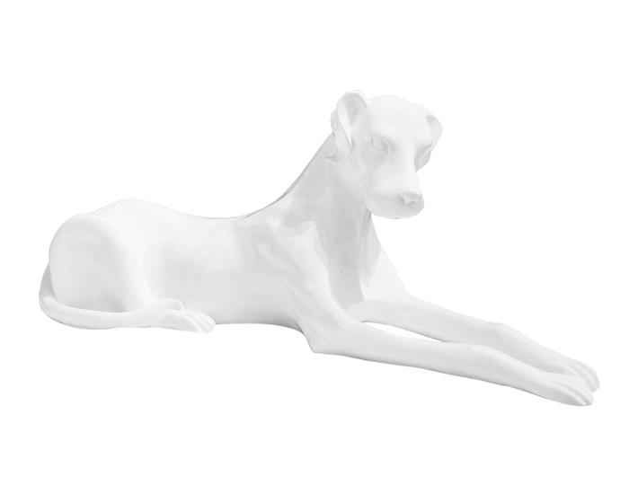 ESCULTURA DECORATIVA PERRO ACOSTADO BLANCO (36×80×34cm)
